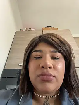 Snapshot of IamSashaLuv chatting on November 11, 2025, 10:10 am IamSashaLuv online show from November 11, 2025, 10:10 am