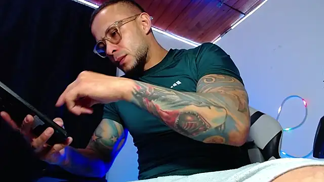 Snapshot of sebastian_horny chatting on November 15, 2025, 8:18 am sebastian horny online show from November 15, 2025, 8:18 am