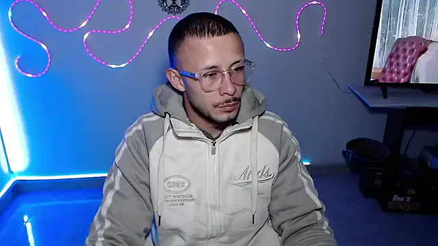 Snapshot of sebastian_horny chatting on October 18, 2025, 12:29 pm sebastian horny online show from October 18, 2025, 12:29 pm