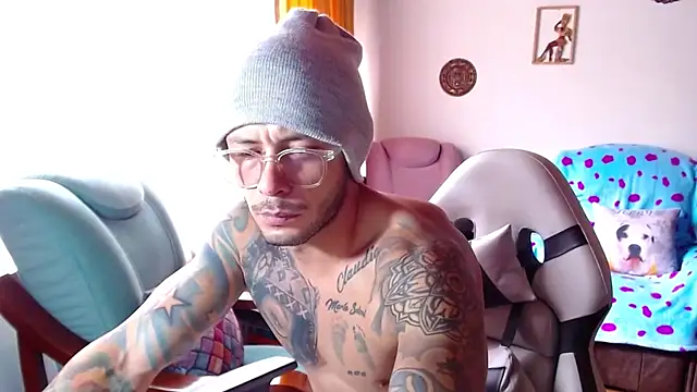 Snapshot of sebastian_horny chatting on June 17, 2026, 1:10 pm sebastian horny online show from June 17, 2026, 1:10 pm
