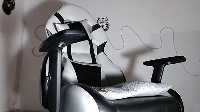 Snapshot of sebastian_horny chatting on October 19, 2025, 1:52 am sebastian horny online show from October 19, 2025, 1:52 am