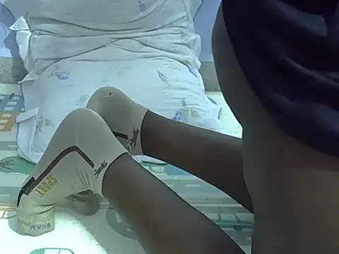 Snapshot of queennisha2 chatting on March 27, 2026, 8:26 am queennisha2 online show from March 27, 2026, 8:26 am