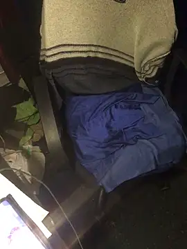 KimCreedy online show from December 21, 2025, 5:03 pm