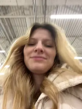 Snapshot of MaryHiggins chatting on November 14, 2025, 12:09 pm MaryHiggins online show from November 14, 2025, 12:09 pm