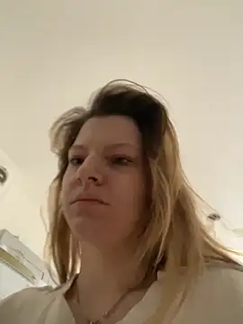 Snapshot of MaryHiggins chatting on November 16, 2025, 9:58 am MaryHiggins online show from November 16, 2025, 9:58 am