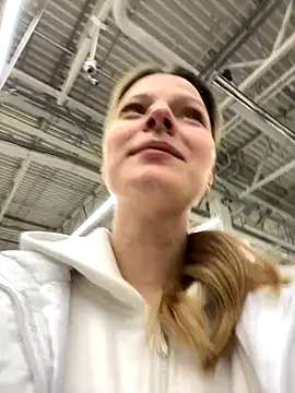 Snapshot of MaryHiggins chatting on October 18, 2025, 9:11 am MaryHiggins online show from October 18, 2025, 9:11 am