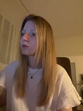 Snapshot of MaryHiggins chatting on November 2, 2025, 4:01 pm MaryHiggins online show from November 2, 2025, 4:01 pm