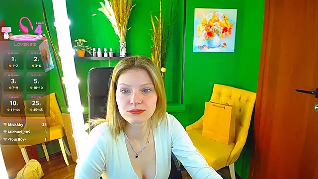 Snapshot of MaryHiggins chatting on March 14, 2025, 9:03 am MaryHiggins online show from March 14, 2025, 9:03 am