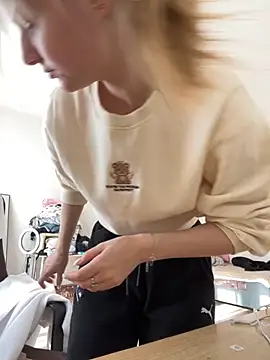 Snapshot of MaryHiggins chatting on October 11, 2025, 8:59 am MaryHiggins online show from October 11, 2025, 8:59 am