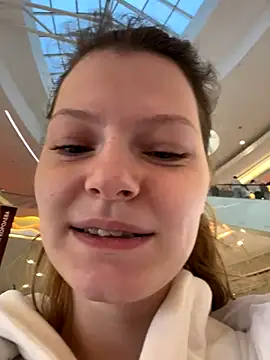 Snapshot of MaryHiggins chatting on October 28, 2025, 1:10 pm MaryHiggins online show from October 28, 2025, 1:10 pm