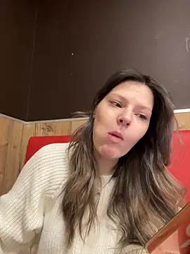 Snapshot of MaryHiggins chatting on November 28, 2025, 8:47 am MaryHiggins online show from November 28, 2025, 8:47 am