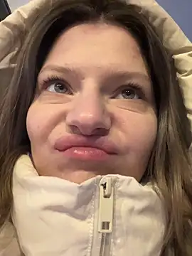 Snapshot of MaryHiggins chatting on December 3, 2025, 1:43 pm MaryHiggins online show from December 3, 2025, 1:43 pm