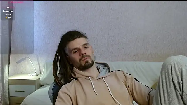 Snapshot of Aestheticguy101 chatting on October 24, 2025, 11:20 am Aestheticguy101 online show from October 24, 2025, 11:20 am