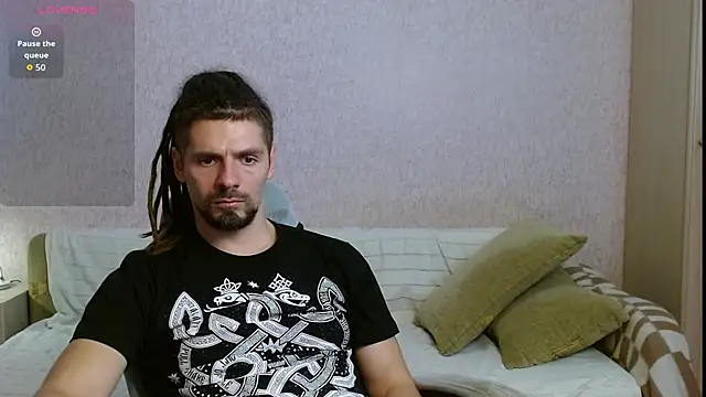 Snapshot of Aestheticguy101 chatting on October 13, 2025, 11:23 am Aestheticguy101 online show from October 13, 2025, 11:23 am