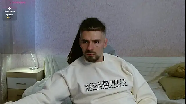 Snapshot of Aestheticguy101 chatting on October 17, 2025, 12:40 pm Aestheticguy101 online show from October 17, 2025, 12:40 pm