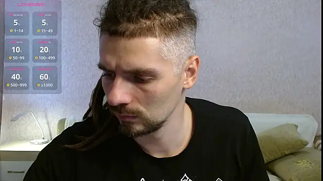 Snapshot of Aestheticguy101 chatting on October 22, 2025, 10:58 am Aestheticguy101 online show from October 22, 2025, 10:58 am