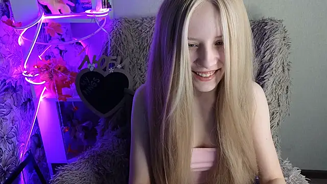 Snapshot of sarakaell chatting on November 19, 2025, 3:06 am sarakaell online show from November 19, 2025, 3:06 am