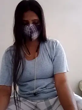 Snapshot of Ipsita-bold chatting on May 6, 2026, 11:14 am Ipsita-bold online show from May 6, 2026, 11:14 am