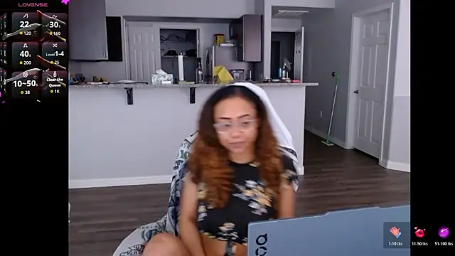 RylHoneyy online show from June 18, 2026, 7:08 pm