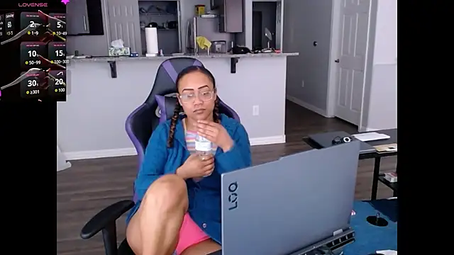 Snapshot of RylHoneyy chatting on July 28, 2026, 7:50 pm RylHoneyy online show from July 28, 2026, 7:50 pm