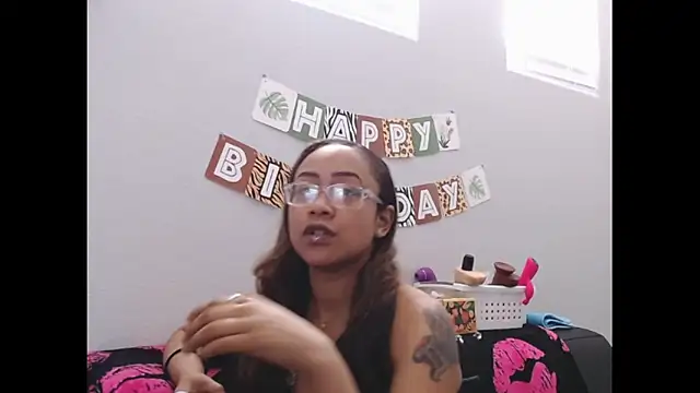 Snapshot of RylHoneyy chatting on March 5, 2026, 7:32 pm RylHoneyy online show from March 5, 2026, 7:32 pm