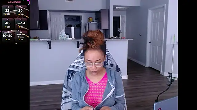RylHoneyy online show from June 9, 2026, 7:37 pm