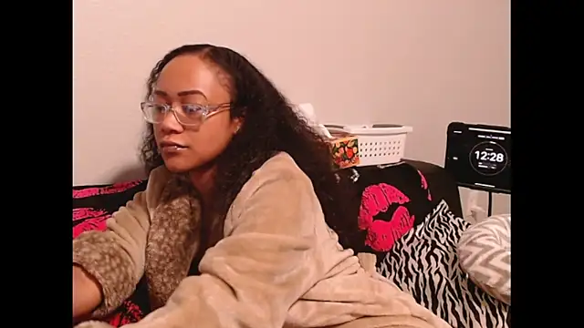 Snapshot of RylHoneyy chatting on February 20, 2026, 6:26 am RylHoneyy online show from February 20, 2026, 6:26 am