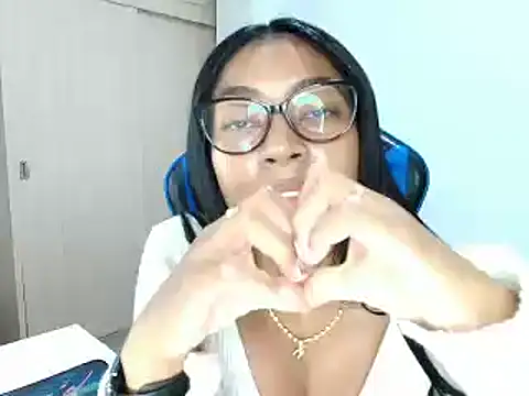 Snapshot of sophiax-x chatting on March 22, 2025, 6:14 pm sophiax-x online show from March 22, 2025, 6:14 pm