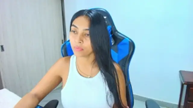 Snapshot of sophiax-x chatting on October 25, 2025, 12:54 am sophiax-x online show from October 25, 2025, 12:54 am