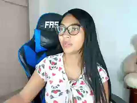 Snapshot of sophiax-x chatting on March 18, 2025, 2:06 pm sophiax-x online show from March 18, 2025, 2:06 pm