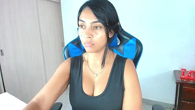 Snapshot of sophiax-x chatting on September 29, 2025, 4:23 pm sophiax-x online show from September 29, 2025, 4:23 pm