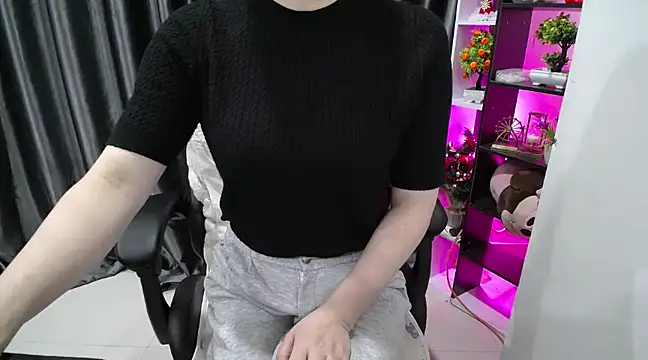 Yuki-yio online show from March 7, 2025, 1:20 am
