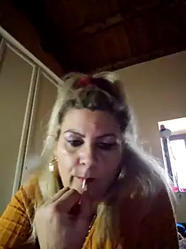 Snapshot of CRHYSTEL chatting on January 8, 2025, 3:07 pm CRHYSTEL online show from January 8, 2025, 3:07 pm