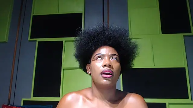 Snapshot of SexyAssDivaxxx chatting on February 27, 2025, 5:40 am SexyAssDivaxxx online show from February 27, 2025, 5:40 am
