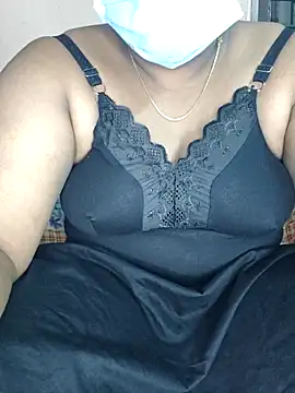 Snapshot of luckyee-sam chatting on June 21, 2026, 12:49 am luckyee-sam online show from June 21, 2026, 12:49 am