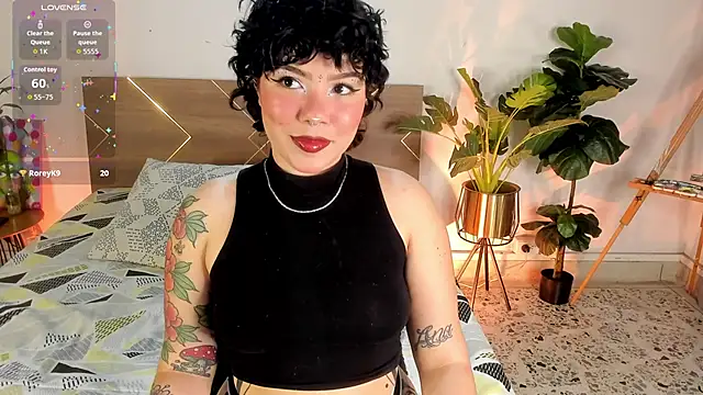 Snapshot of Amy_art chatting on June 22, 2026, 11:46 pm Amy art online show from June 22, 2026, 11:46 pm