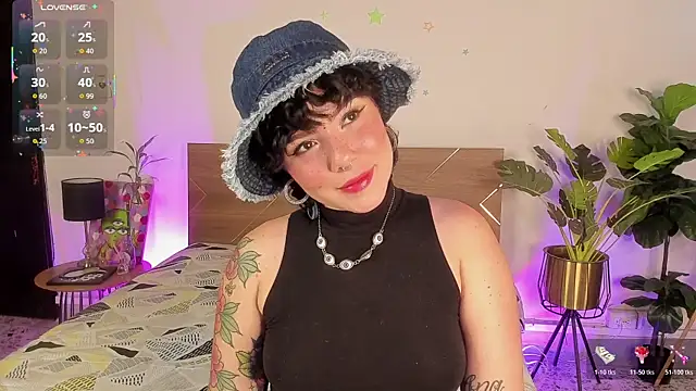 Snapshot of Amy_art chatting on July 8, 2026, 9:26 pm Amy art online show from July 8, 2026, 9:26 pm