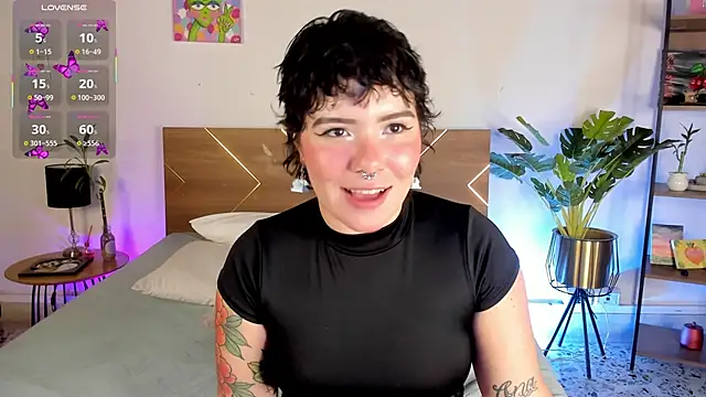 Amy art online show from March 16, 2026, 7:49 pm