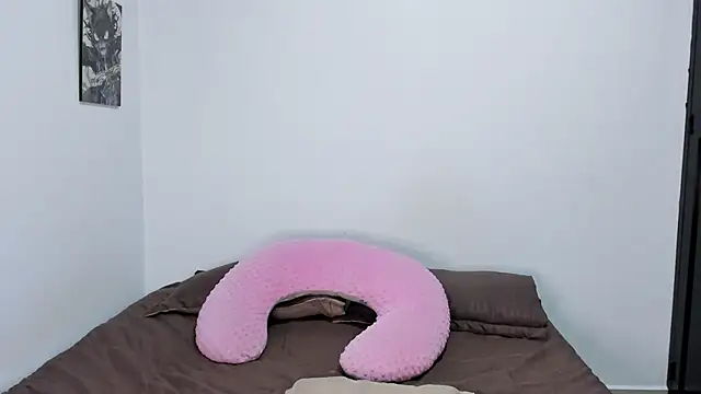 Snapshot of Abby_Saenz01 chatting on November 5, 2025, 6:44 pm Abby Saenz01 online show from November 5, 2025, 6:44 pm