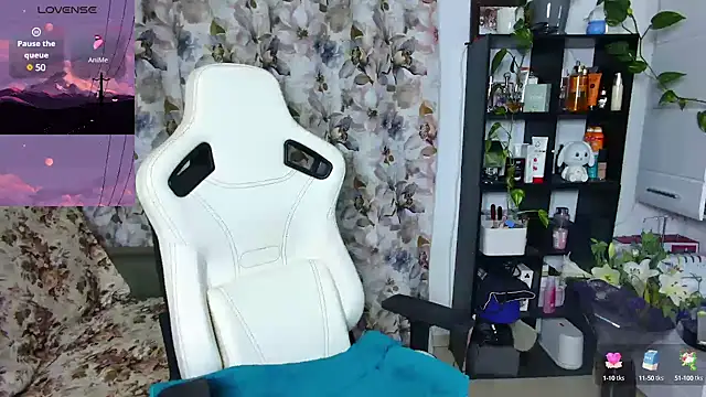 Snapshot of Selenna57 chatting on December 1, 2024, 6:24 pm Selenna57 online show from December 1, 2024, 6:24 pm