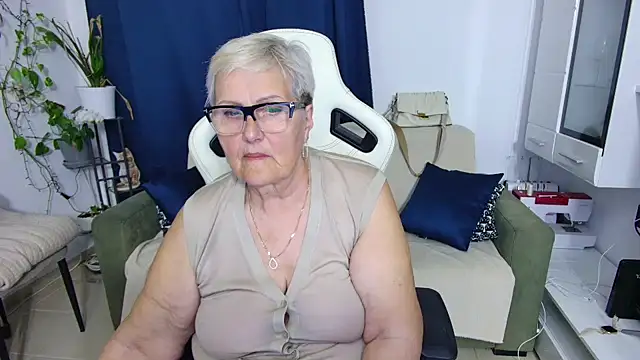 Selenna57 online show from May 8, 2026, 4:55 pm