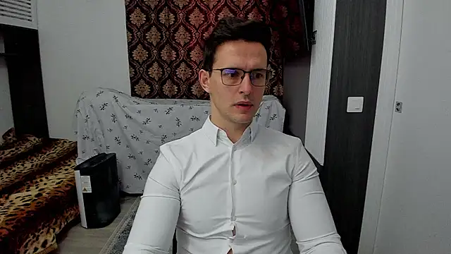 Snapshot of sexxymuscles4u chatting on March 11, 2025, 10:07 am sexxymuscles4u online show from March 11, 2025, 10:07 am