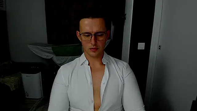 Snapshot of sexxymuscles4u chatting on November 5, 2025, 12:41 pm sexxymuscles4u online show from November 5, 2025, 12:41 pm