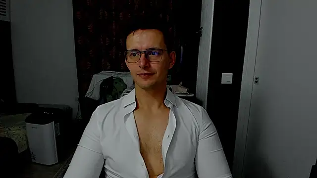 Snapshot of sexxymuscles4u chatting on November 11, 2025, 7:36 am sexxymuscles4u online show from November 11, 2025, 7:36 am