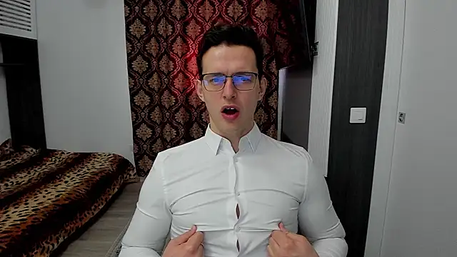 Snapshot of sexxymuscles4u chatting on March 10, 2025, 9:01 am sexxymuscles4u online show from March 10, 2025, 9:01 am