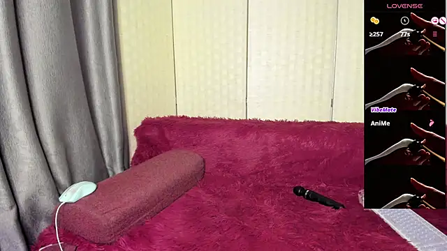 Snapshot of Feral-Berry22 chatting on October 7, 2025, 10:44 pm Feral-Berry22 online show from October 7, 2025, 10:44 pm