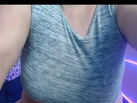 Snapshot of angelitolove727 chatting on August 7, 2026, 6:36 pm angelitolove727 online show from August 7, 2026, 6:36 pm
