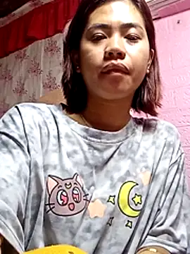 Snapshot of Cutie_body11 chatting on June 3, 2026, 12:00 am Cutie body11 online show from June 3, 2026, 12:00 am