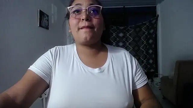 Snapshot of sirena_15 chatting on November 11, 2025, 6:19 am sirena 15 online show from November 11, 2025, 6:19 am