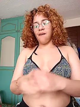 EmmaMelissa0521 online show from October 9, 2025, 6:08 pm